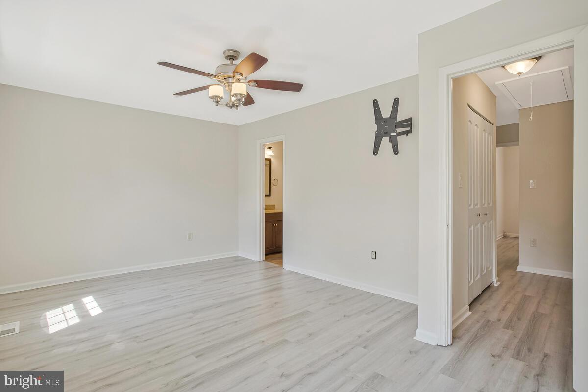 CROFTON MEWS CONDO - Residential Lease