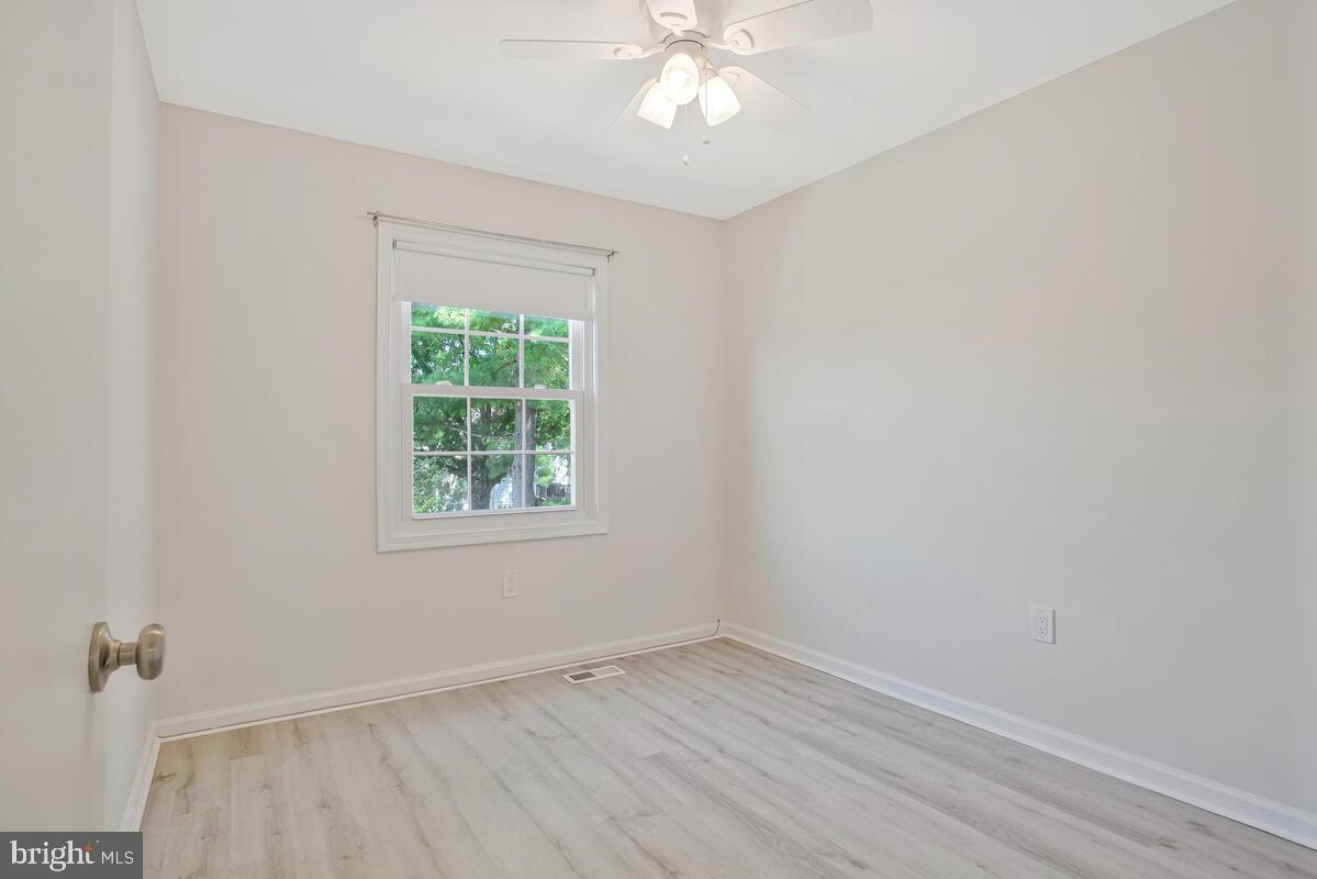 CROFTON MEWS CONDO - Residential Lease