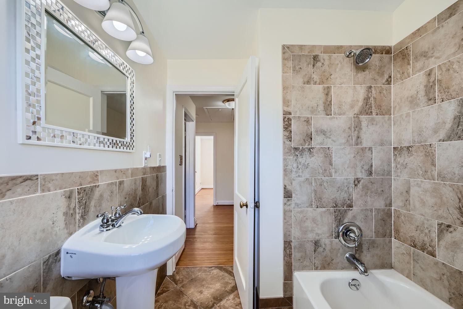 KNETTISHALL - Residential