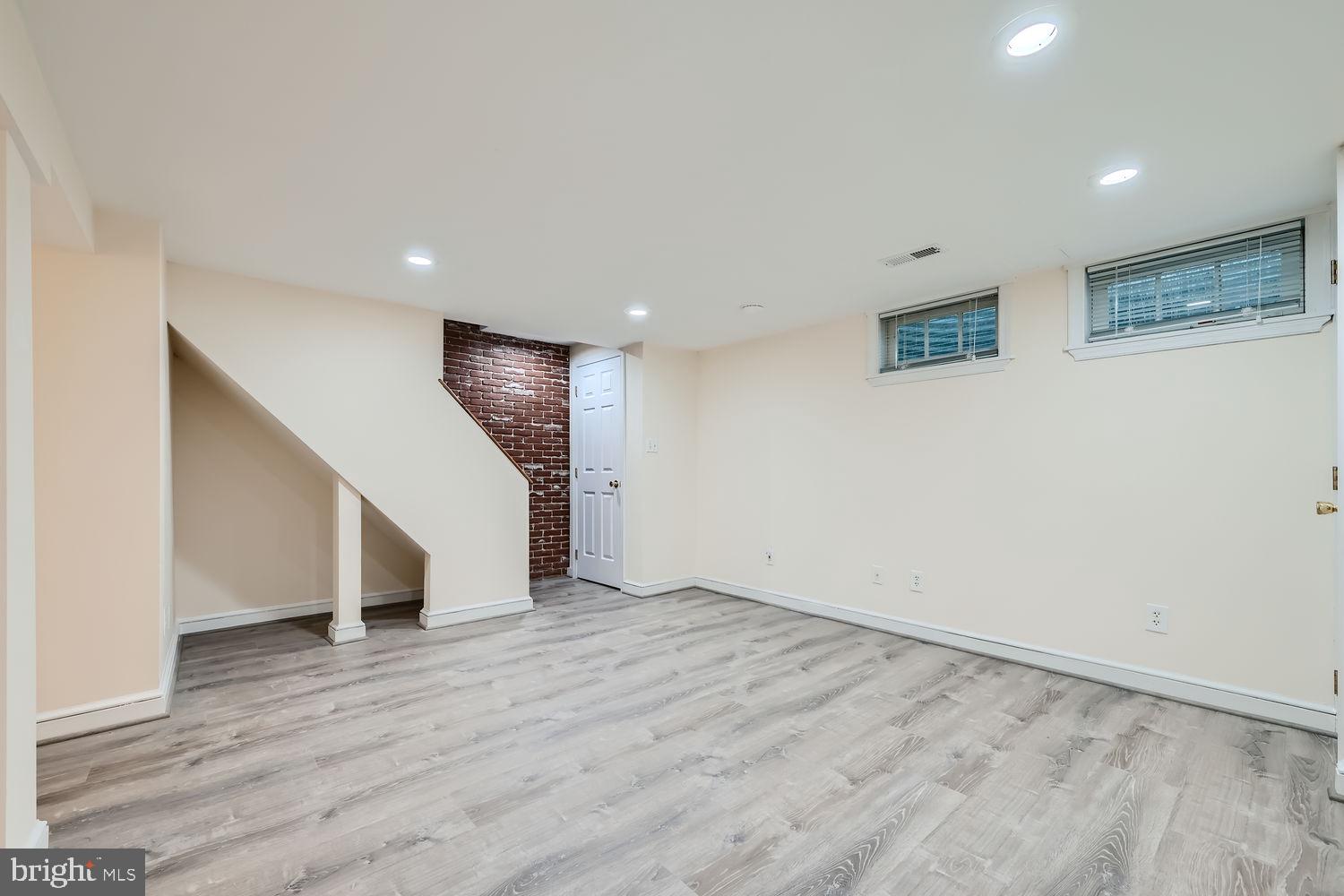 KNETTISHALL - Residential