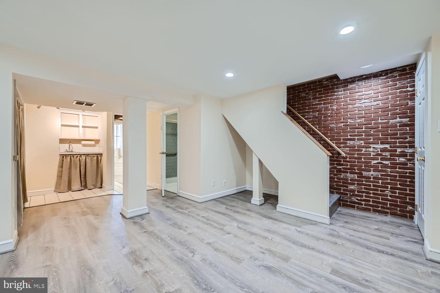 KNETTISHALL - Residential