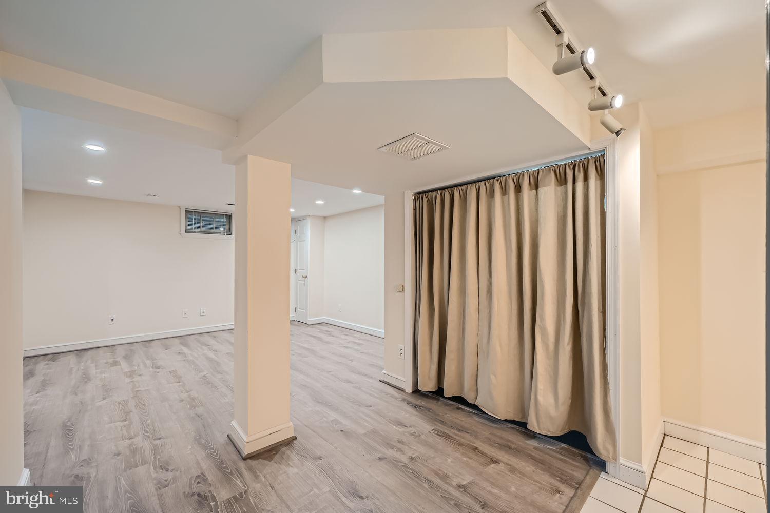 KNETTISHALL - Residential