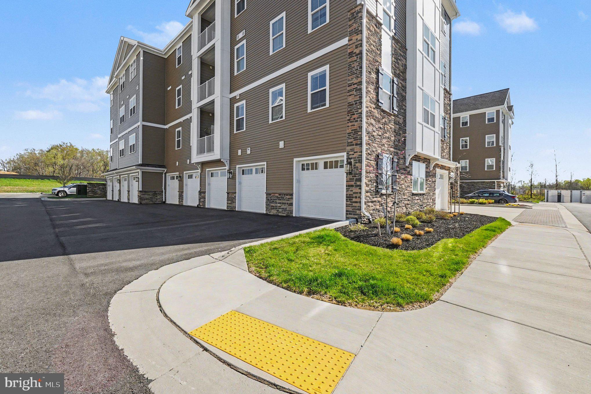 406 BOLD RULER COURT 402