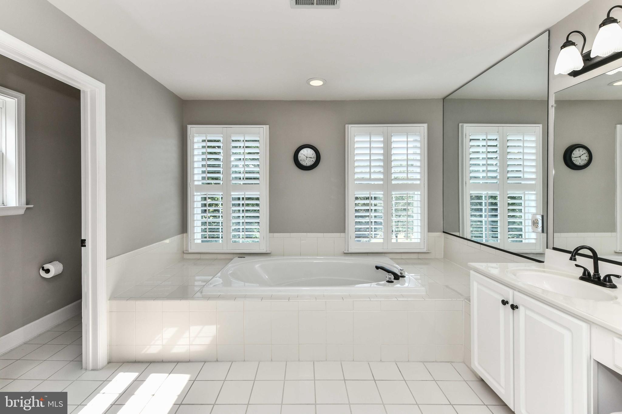 ALEXANDRAS GROVE AT BELMONT - Residential Lease