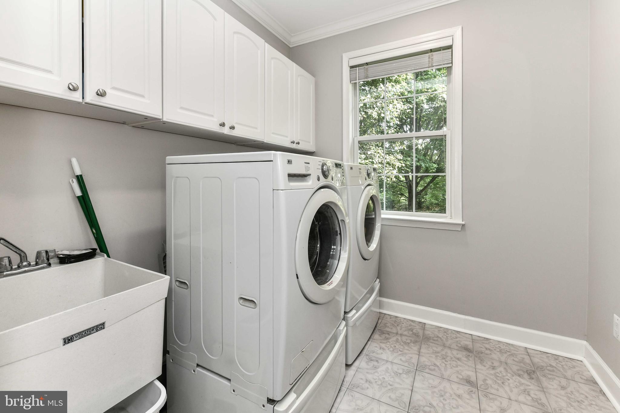 ALEXANDRAS GROVE AT BELMONT - Residential Lease