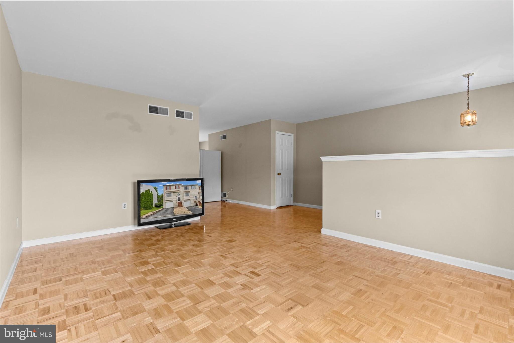 CHARTWOOD MANOR - Residential