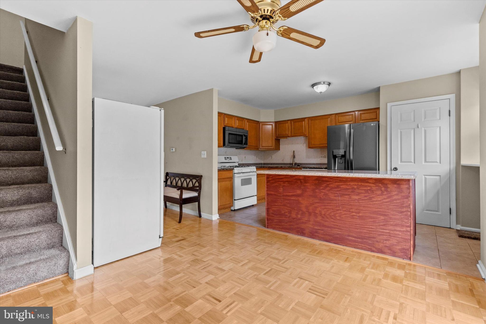 CHARTWOOD MANOR - Residential