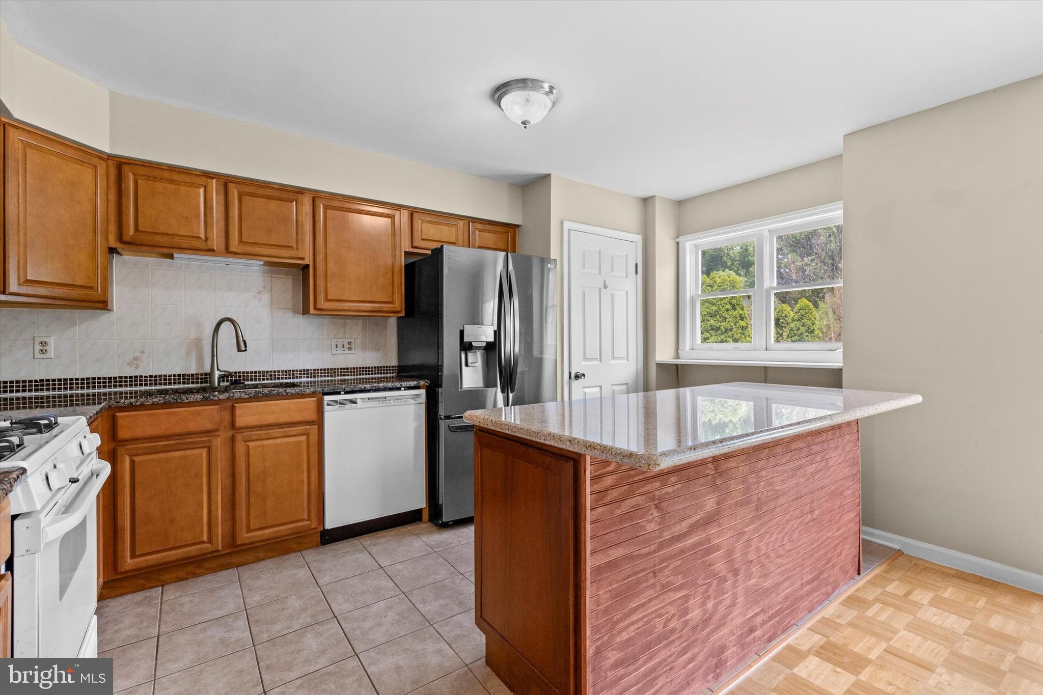 CHARTWOOD MANOR - Residential