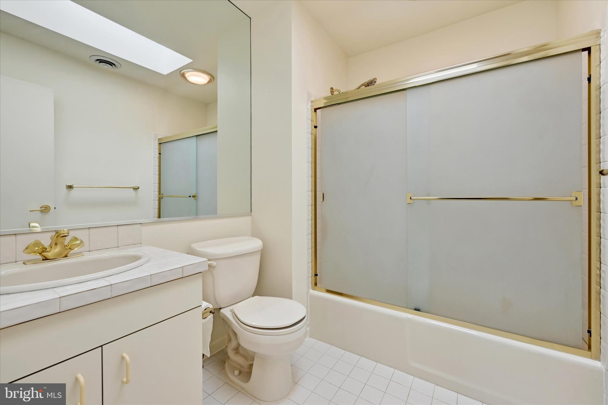 RUXTON - Residential