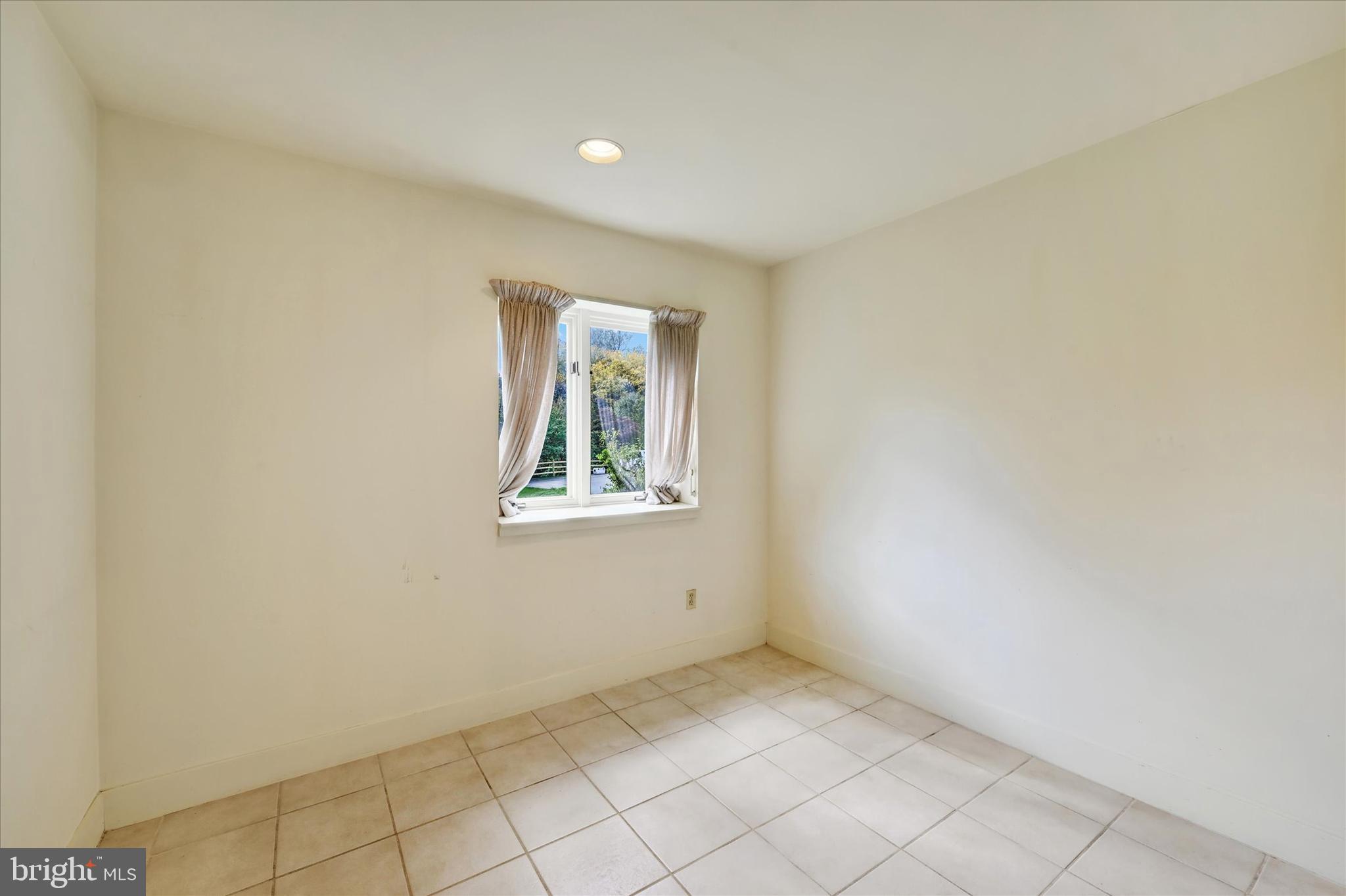 RUXTON - Residential