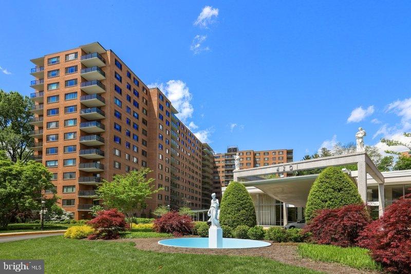 4201 CATHEDRAL AVENUE NW 923W