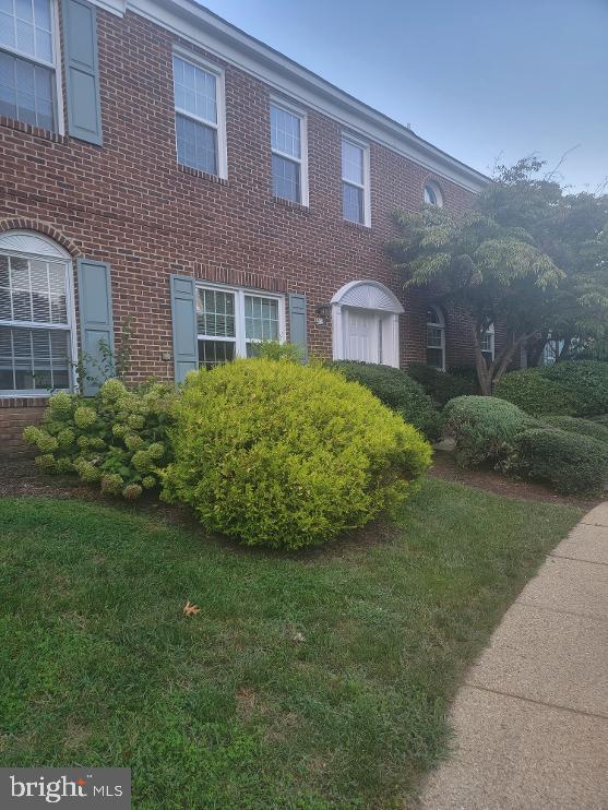 213 HEATHER COURT