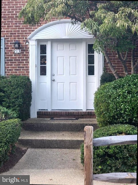 Townhouse For Sale - 213 Heather Court<br/> LA PLATA, MD 20646
