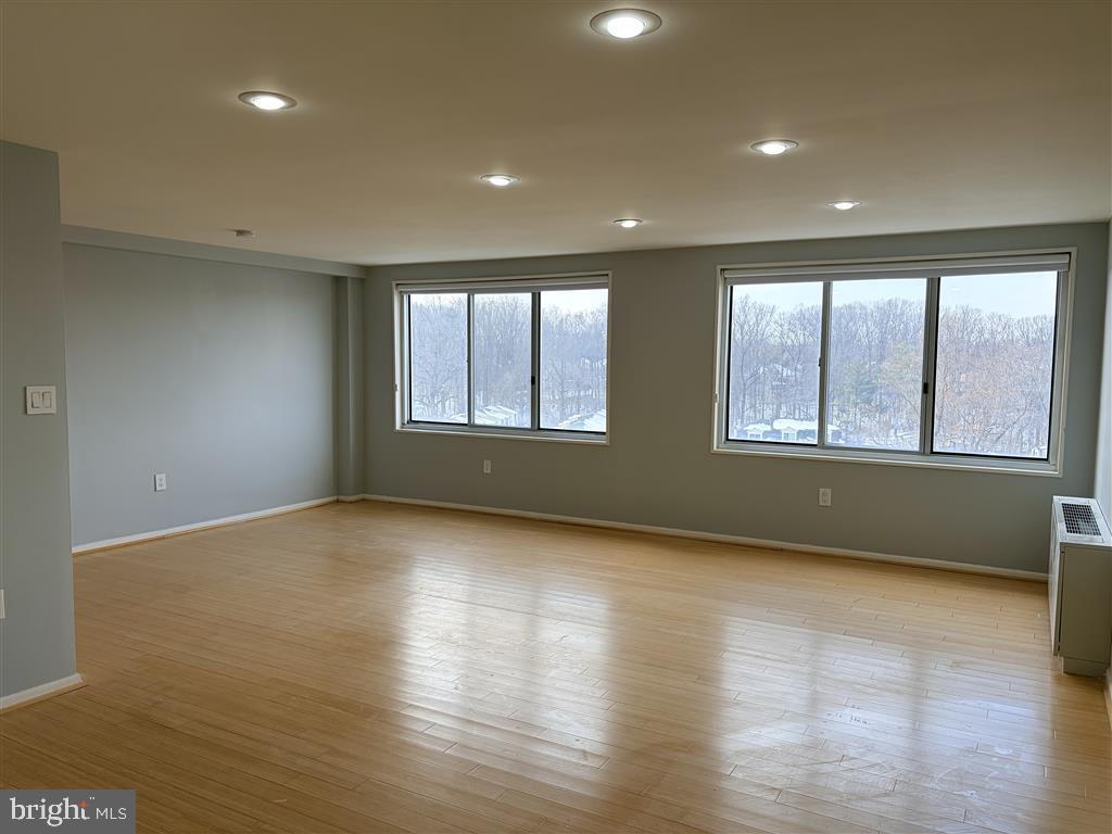 10201 GROSVENOR PLACE 1205