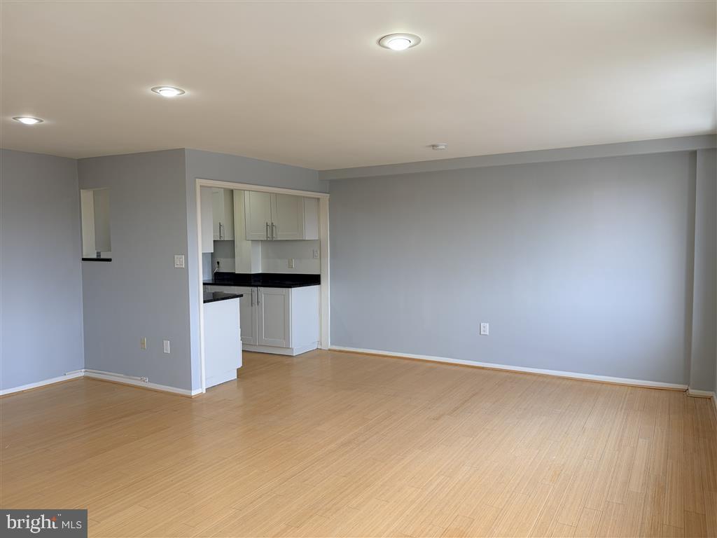 10201 GROSVENOR PLACE 1205