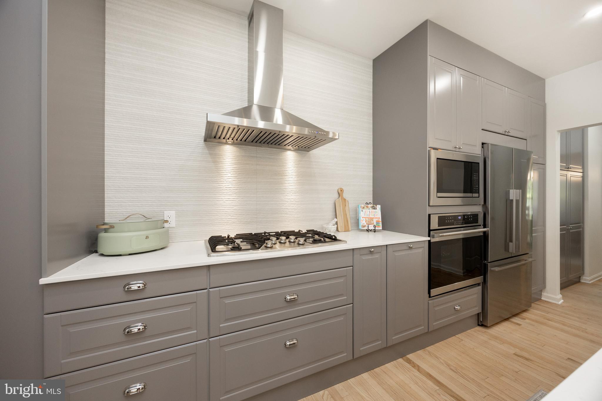 WINDSOR RIDGE - Residential
