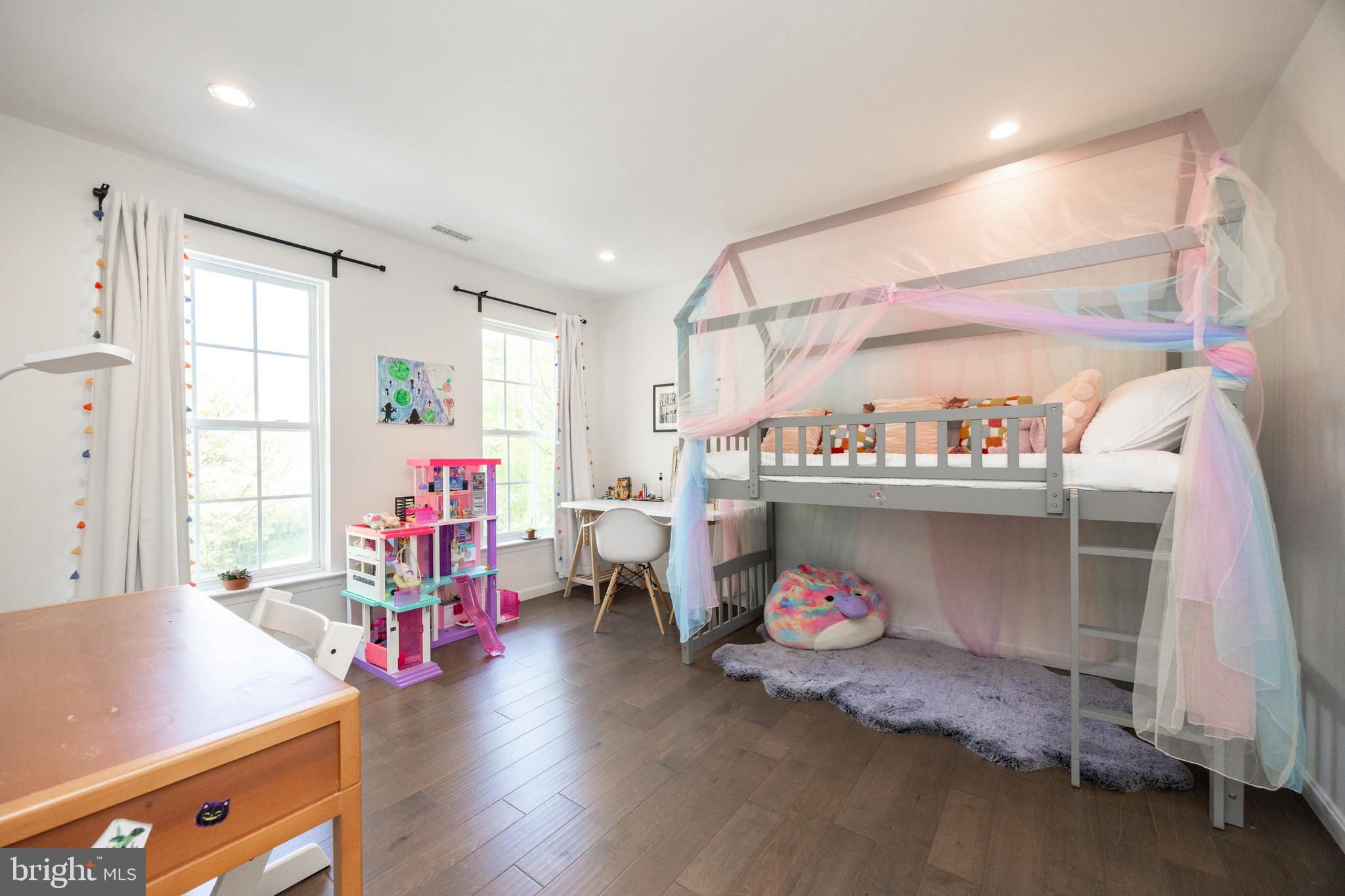 WINDSOR RIDGE - Residential