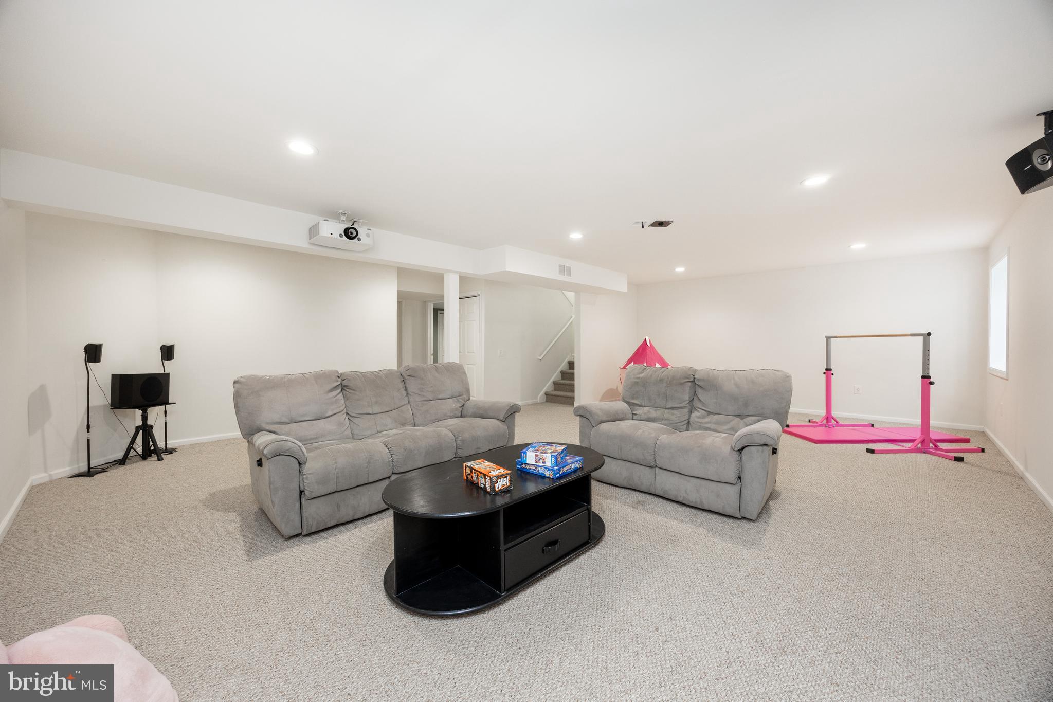 WINDSOR RIDGE - Residential