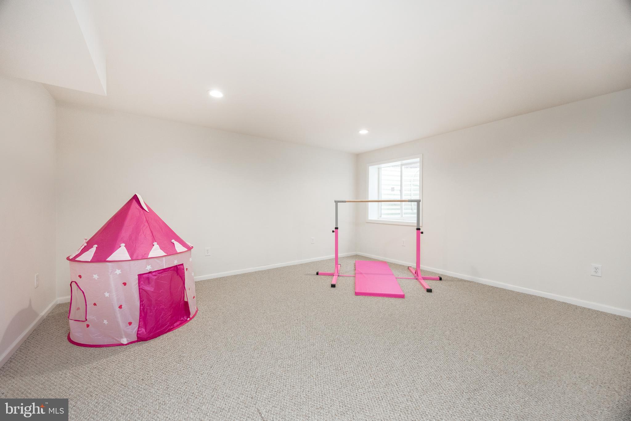 WINDSOR RIDGE - Residential