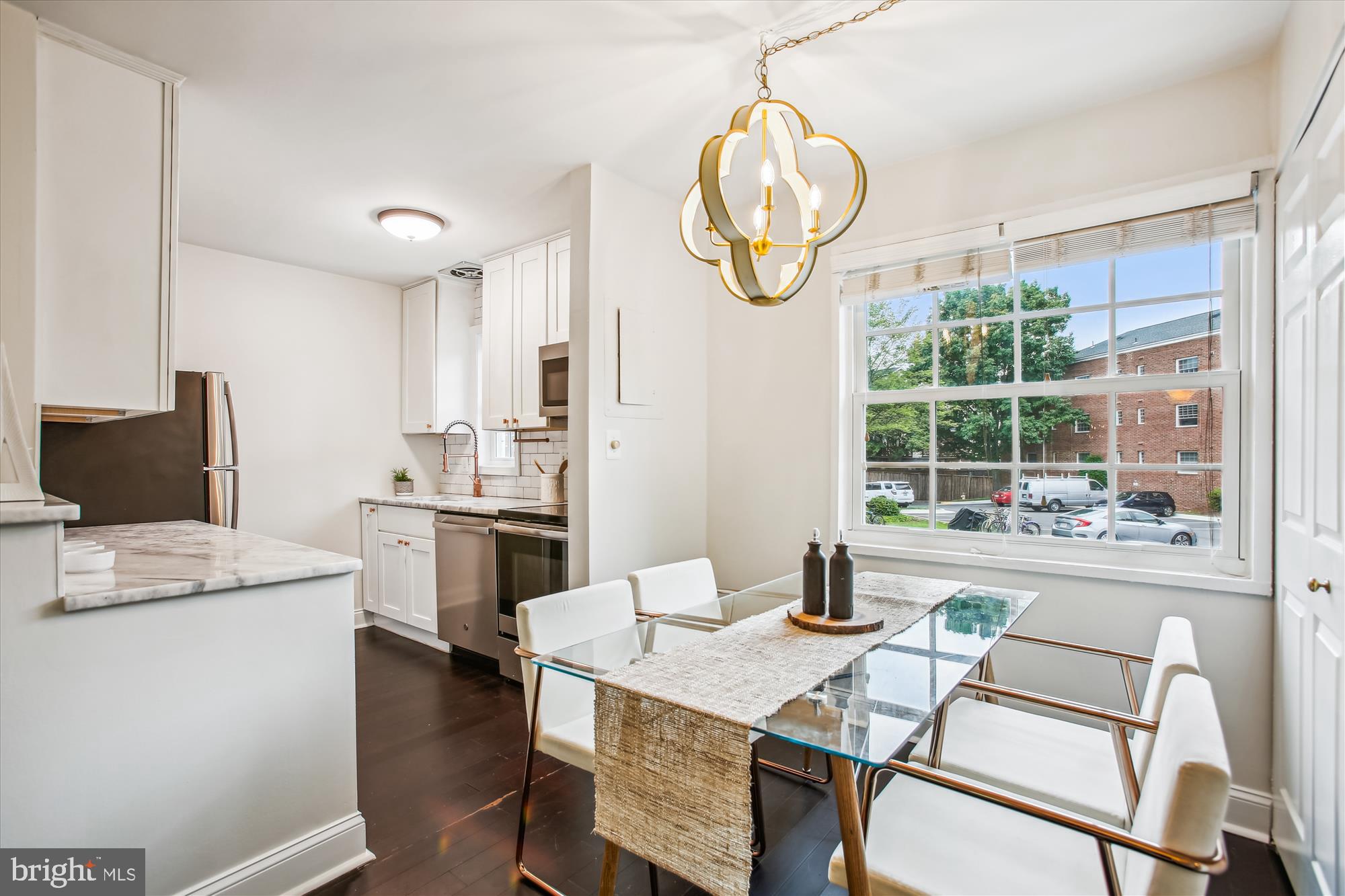1712 W ABINGDON DRIVE 102