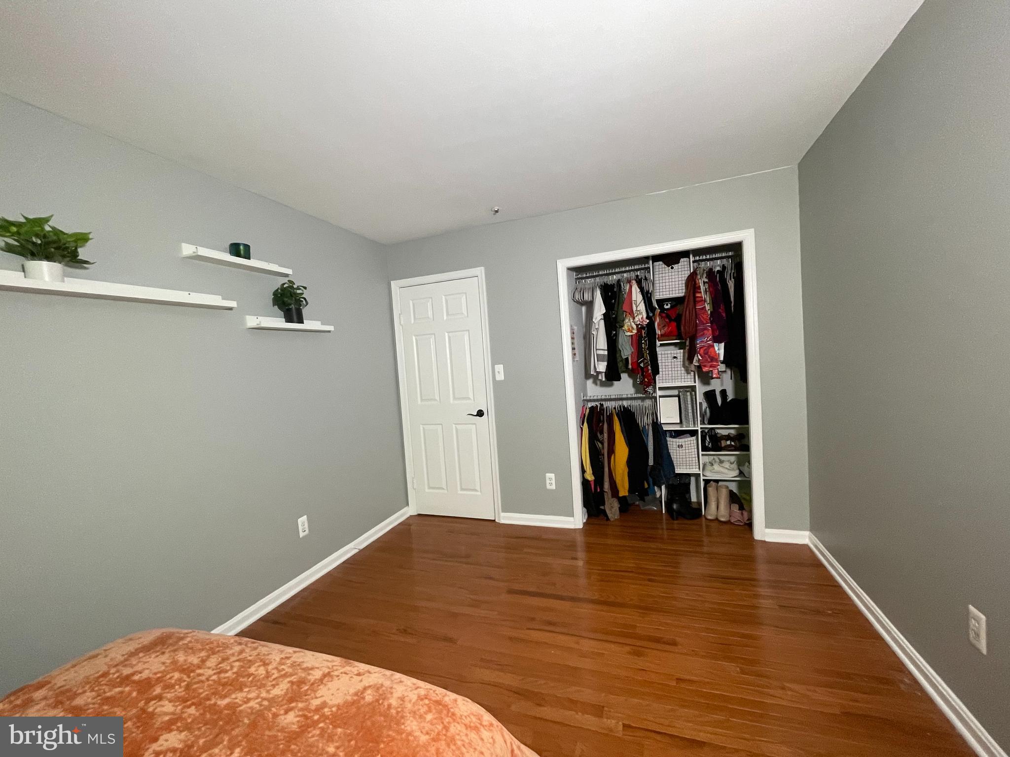 GLENSFORD CONDO - Residential