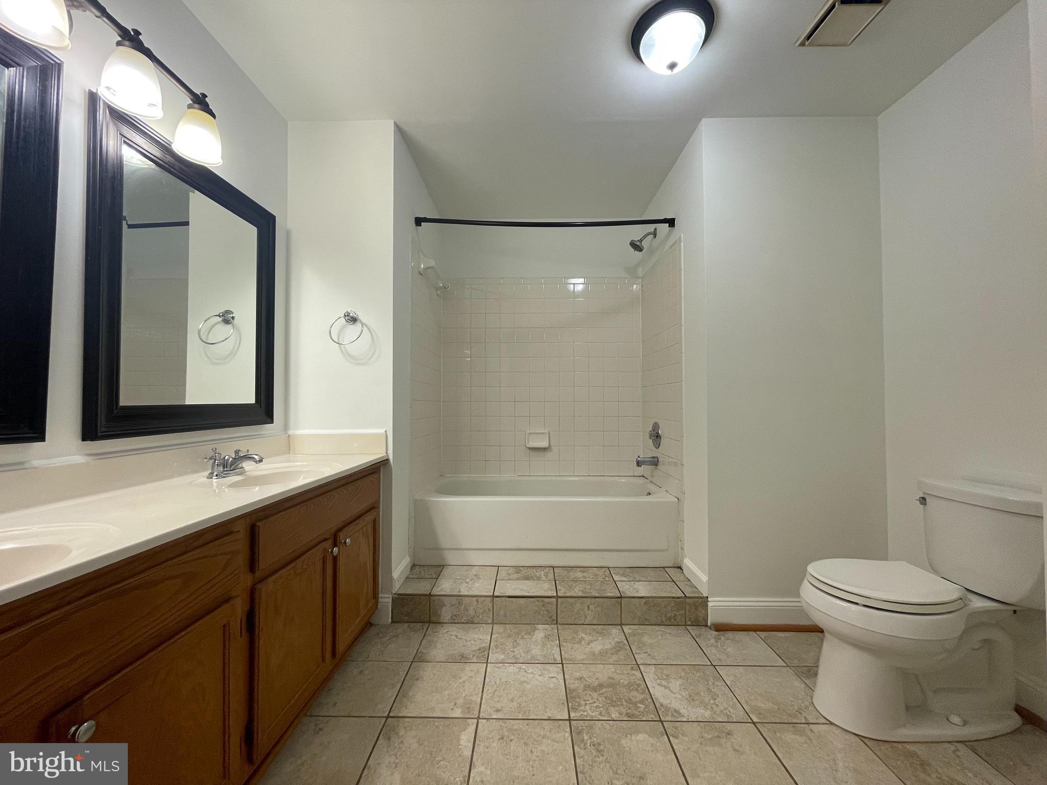 GLENSFORD CONDO - Residential