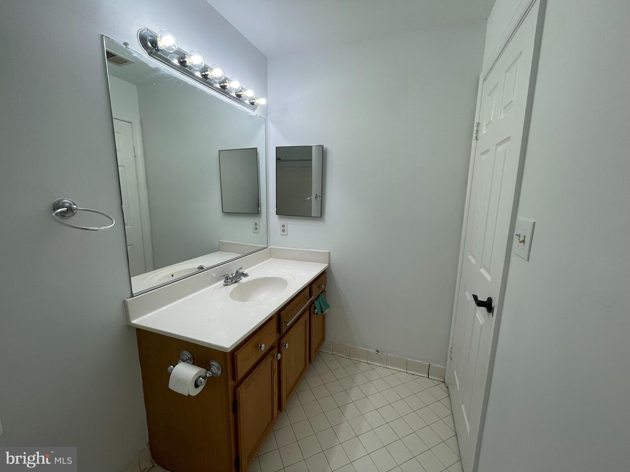 GLENSFORD CONDO - Residential