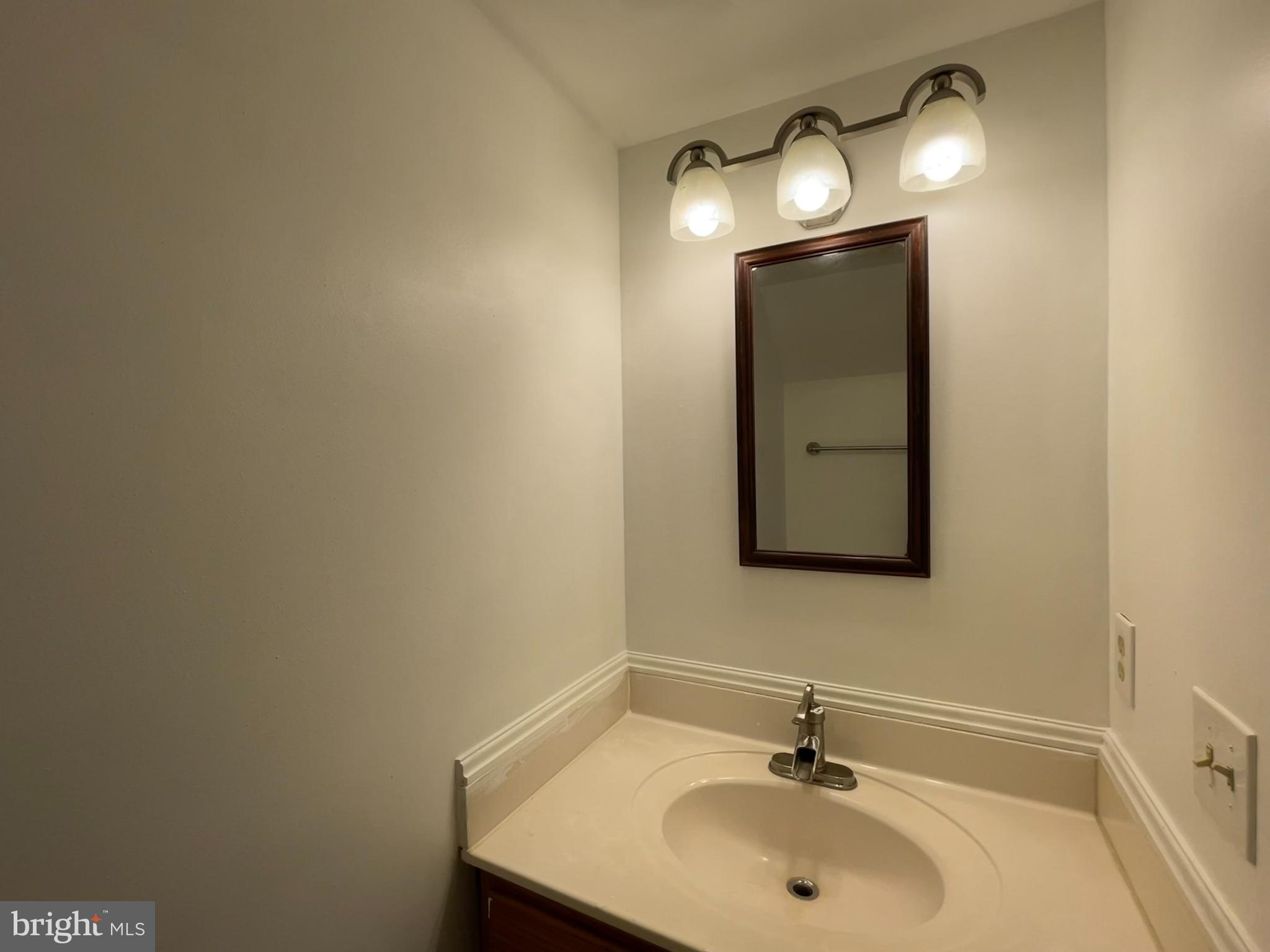 GLENSFORD CONDO - Residential