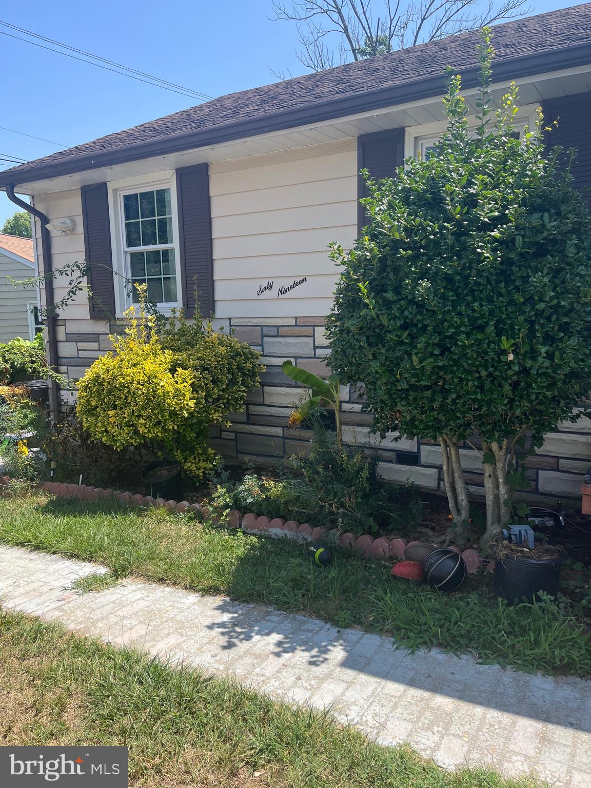 QUEENS CHAPEL MANOR - Residential