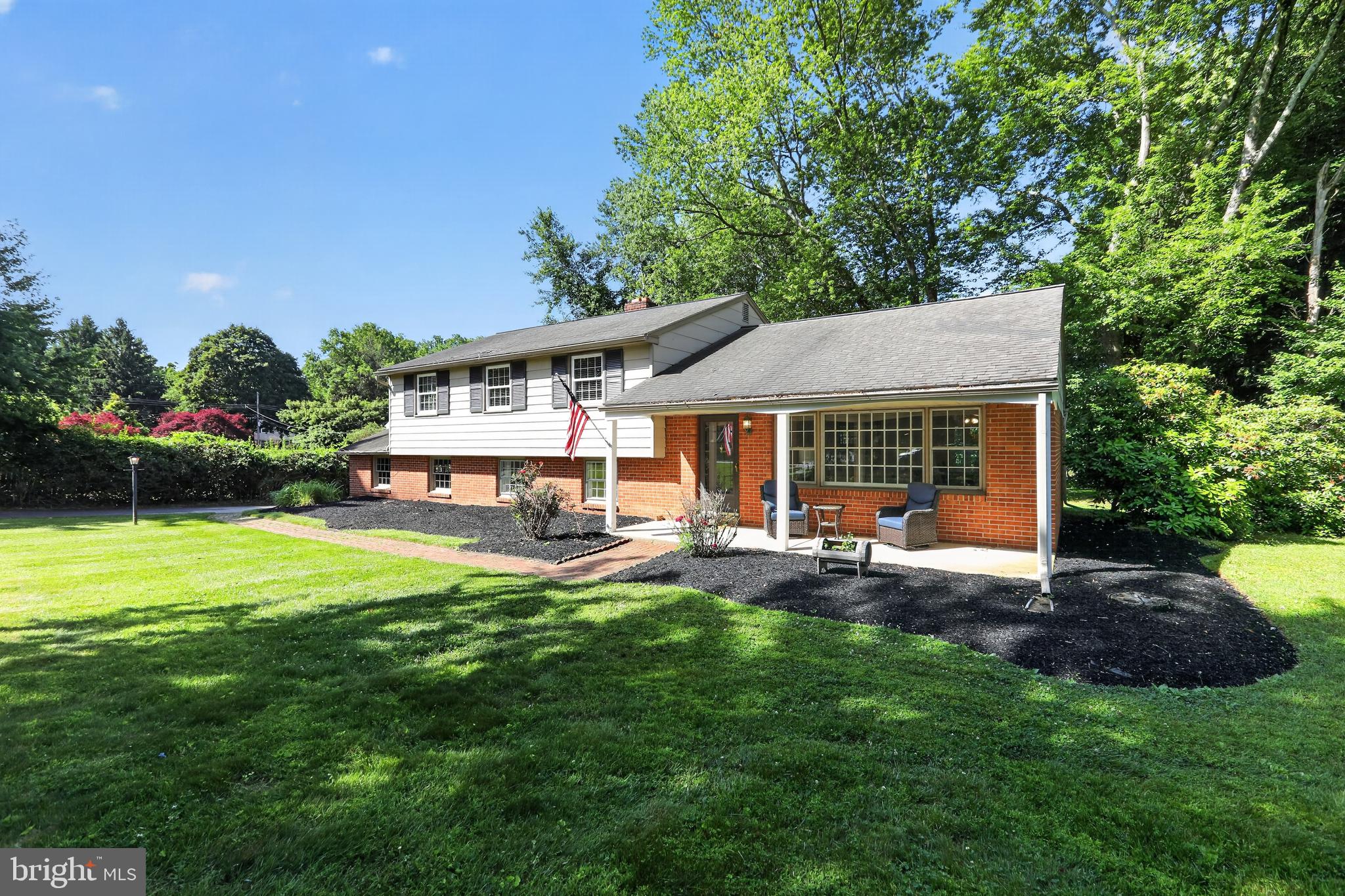 1043 CAROLYN DRIVE