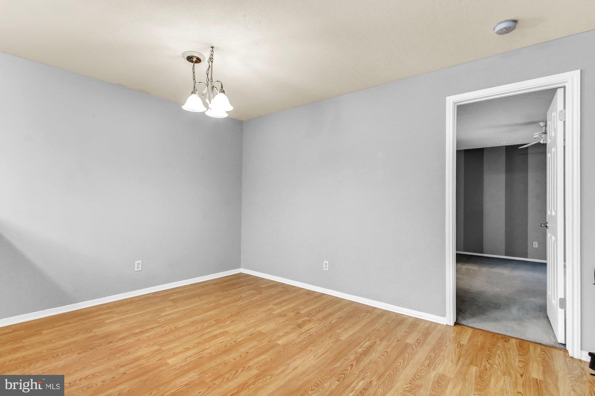 ENGLISH COUNTRY MANOR - Residential Lease