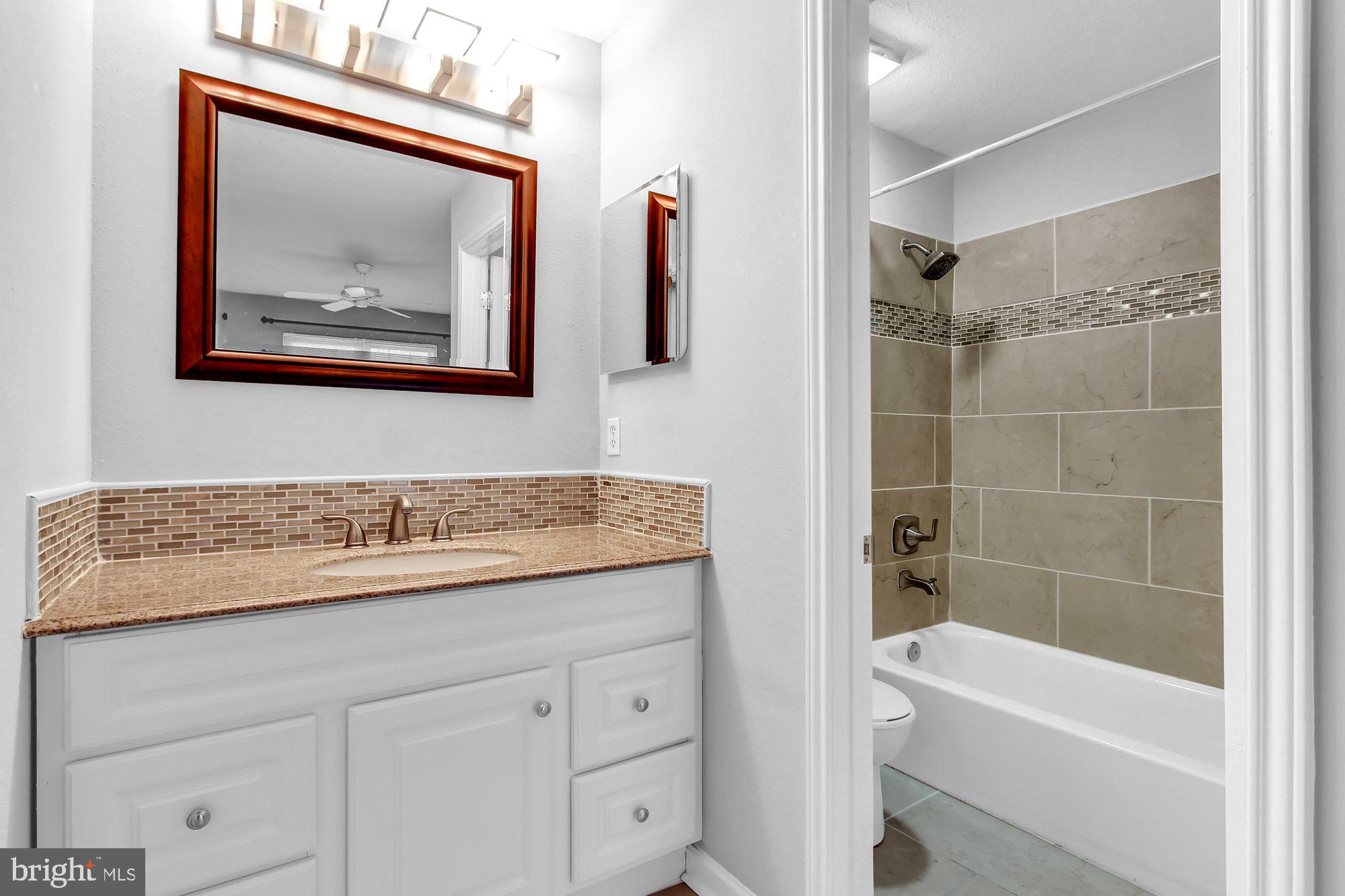 ENGLISH COUNTRY MANOR - Residential Lease