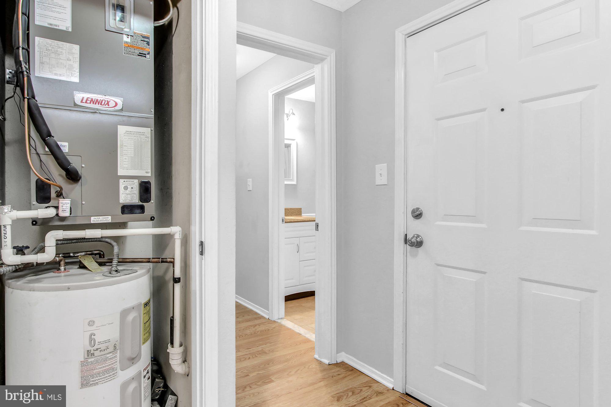 ENGLISH COUNTRY MANOR - Residential Lease