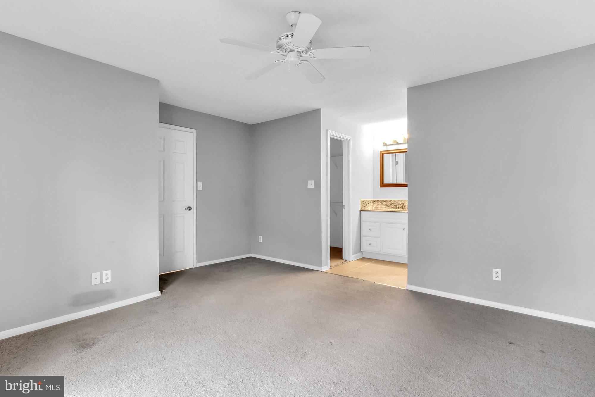 ENGLISH COUNTRY MANOR - Residential Lease