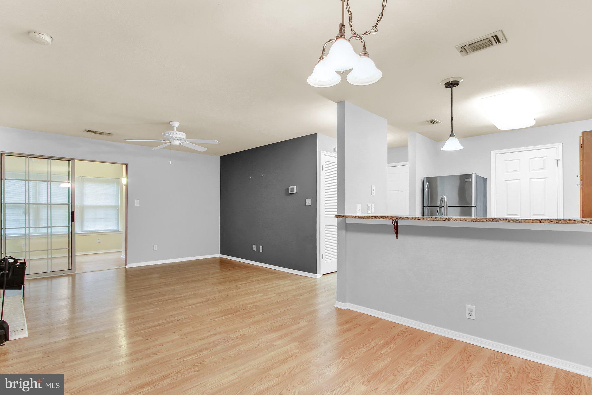 ENGLISH COUNTRY MANOR - Residential Lease