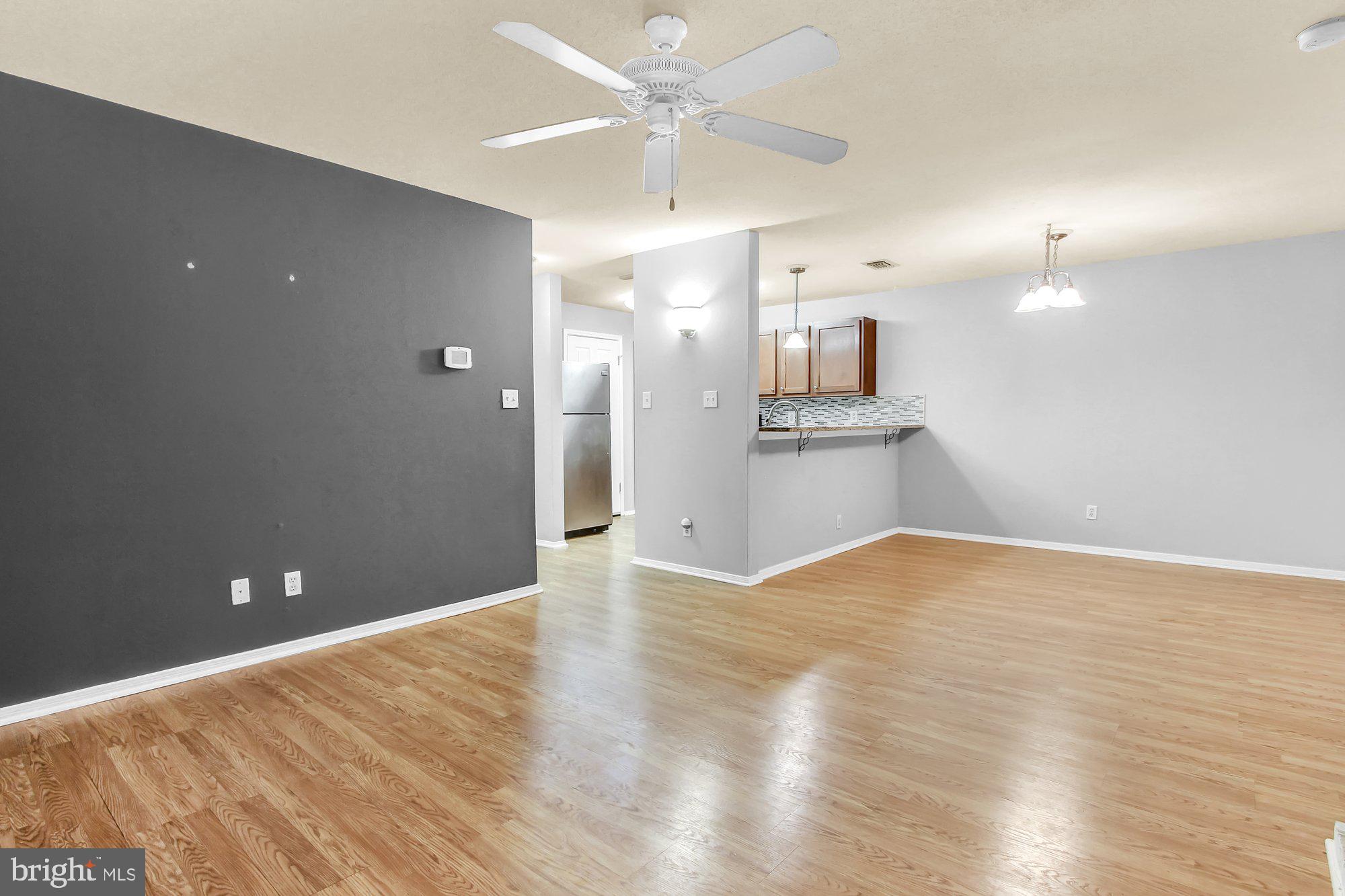 ENGLISH COUNTRY MANOR - Residential Lease