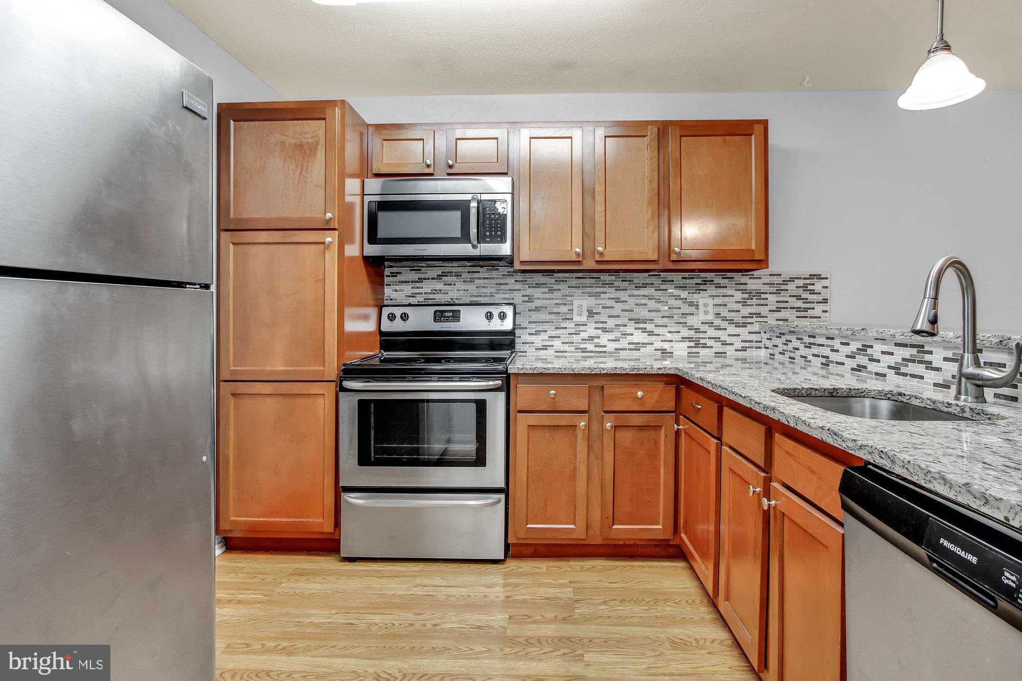 ENGLISH COUNTRY MANOR - Residential Lease