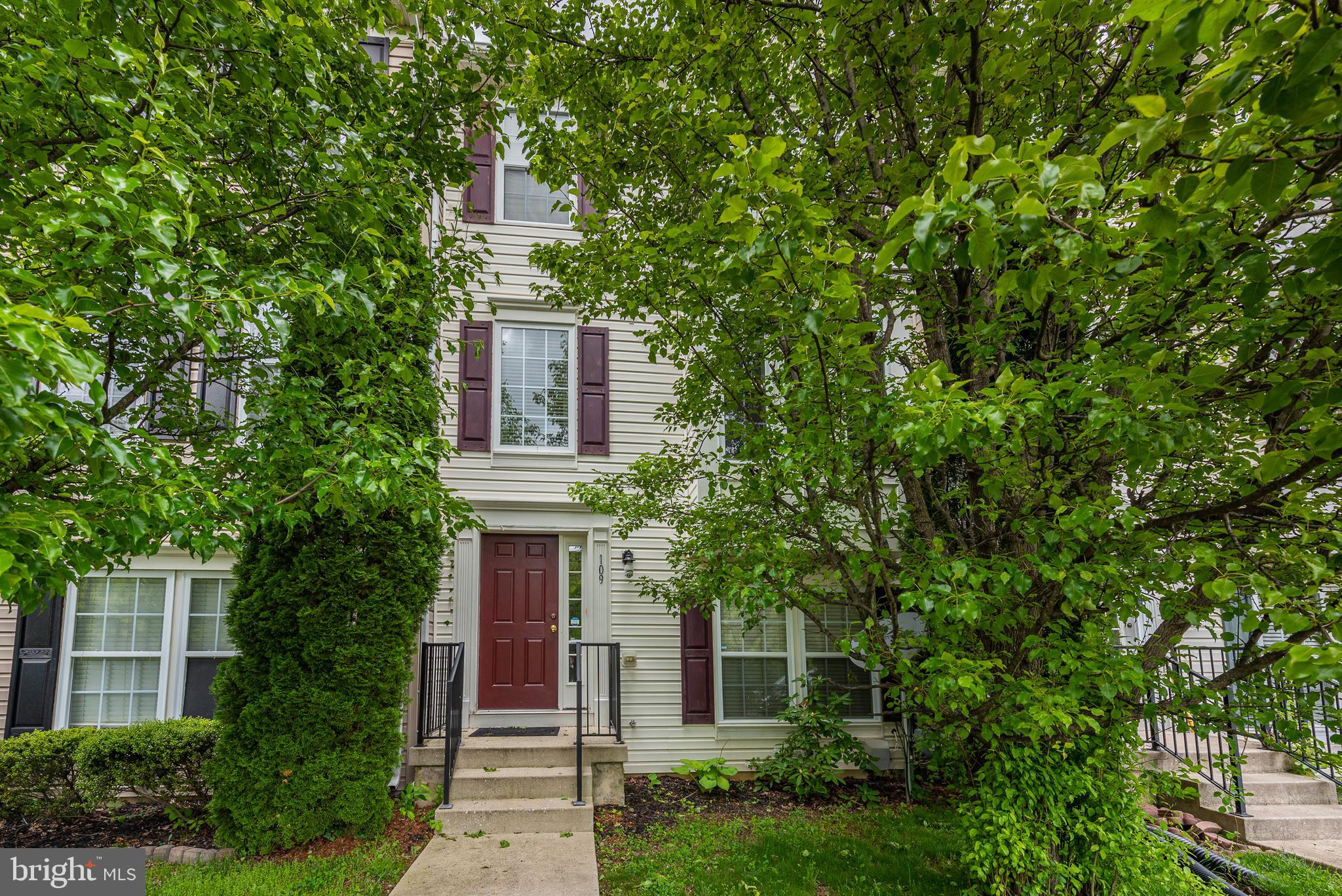 EAGLES LANDING AT WATERS EDGE - Residential