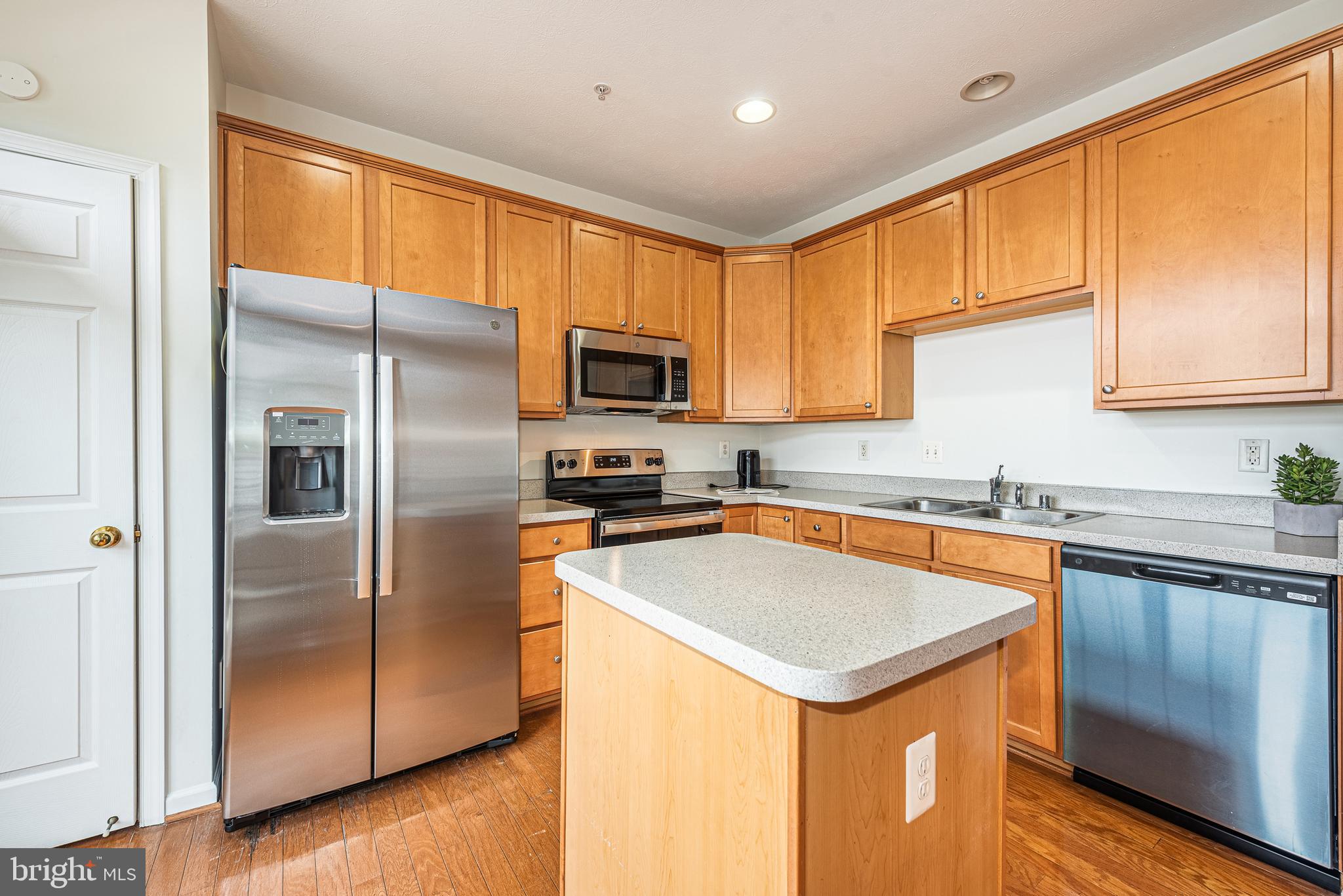 EAGLES LANDING AT WATERS EDGE - Residential