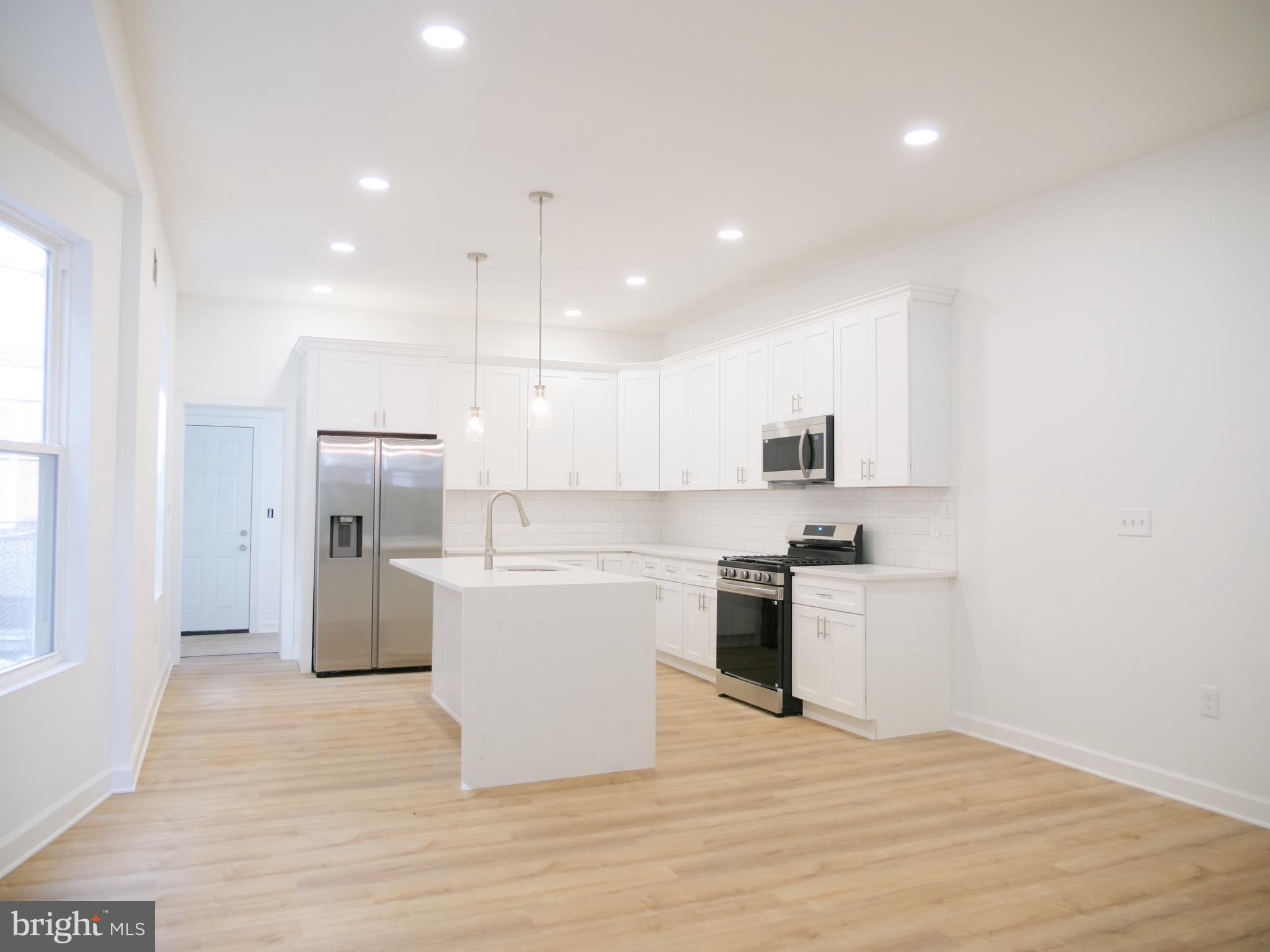 STRAWBERRY MANSION - Residential