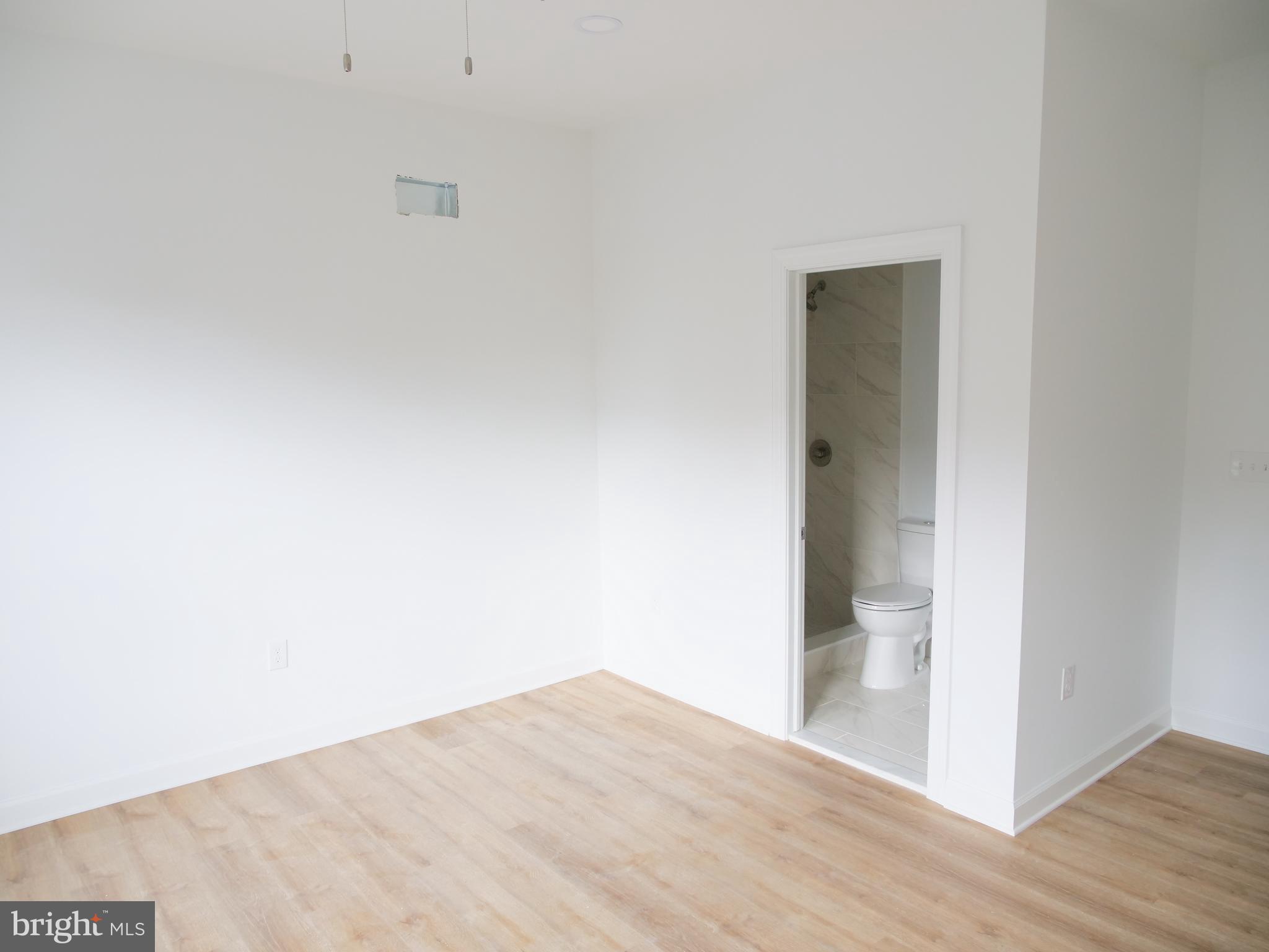 STRAWBERRY MANSION - Residential