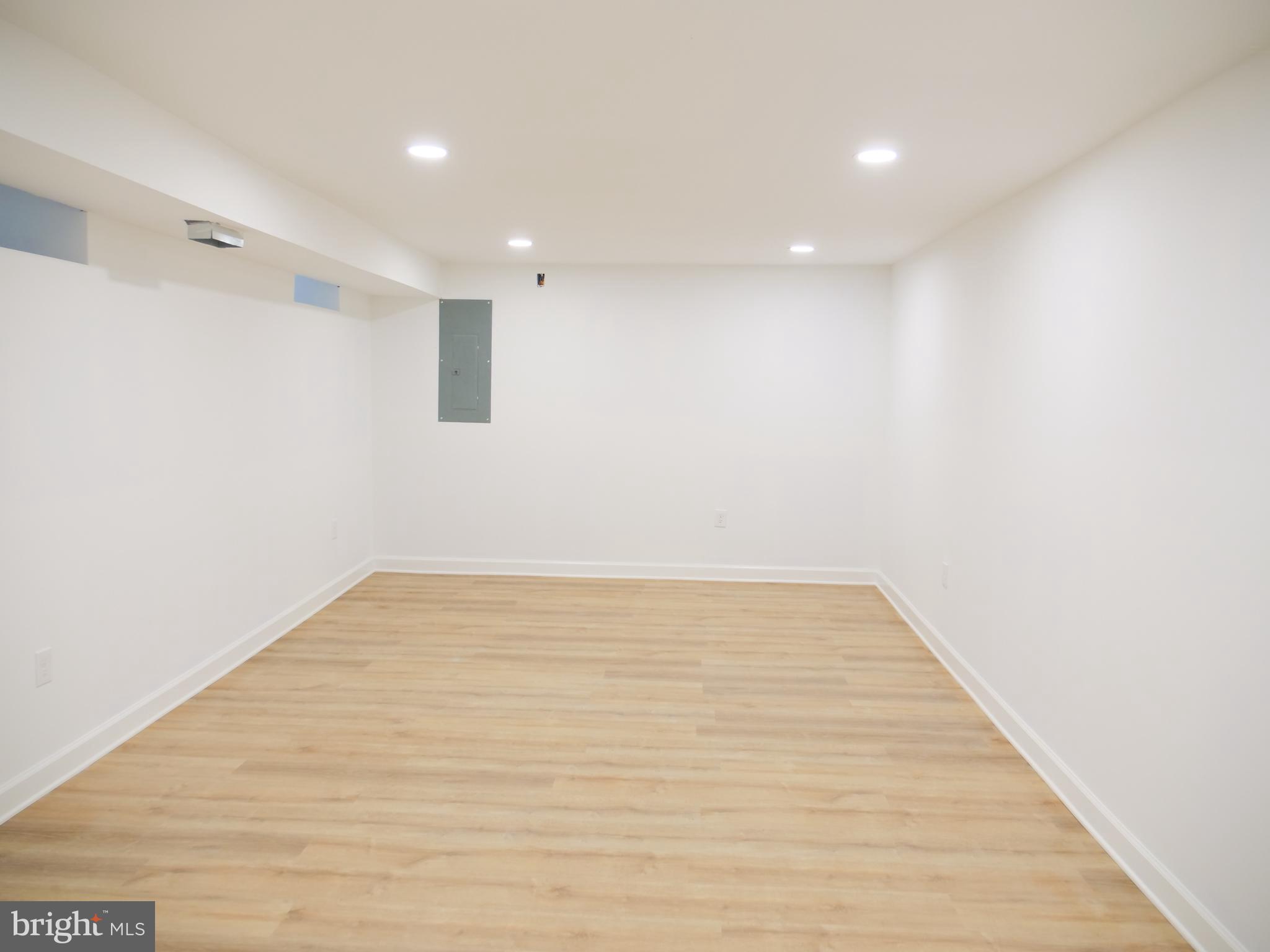 STRAWBERRY MANSION - Residential