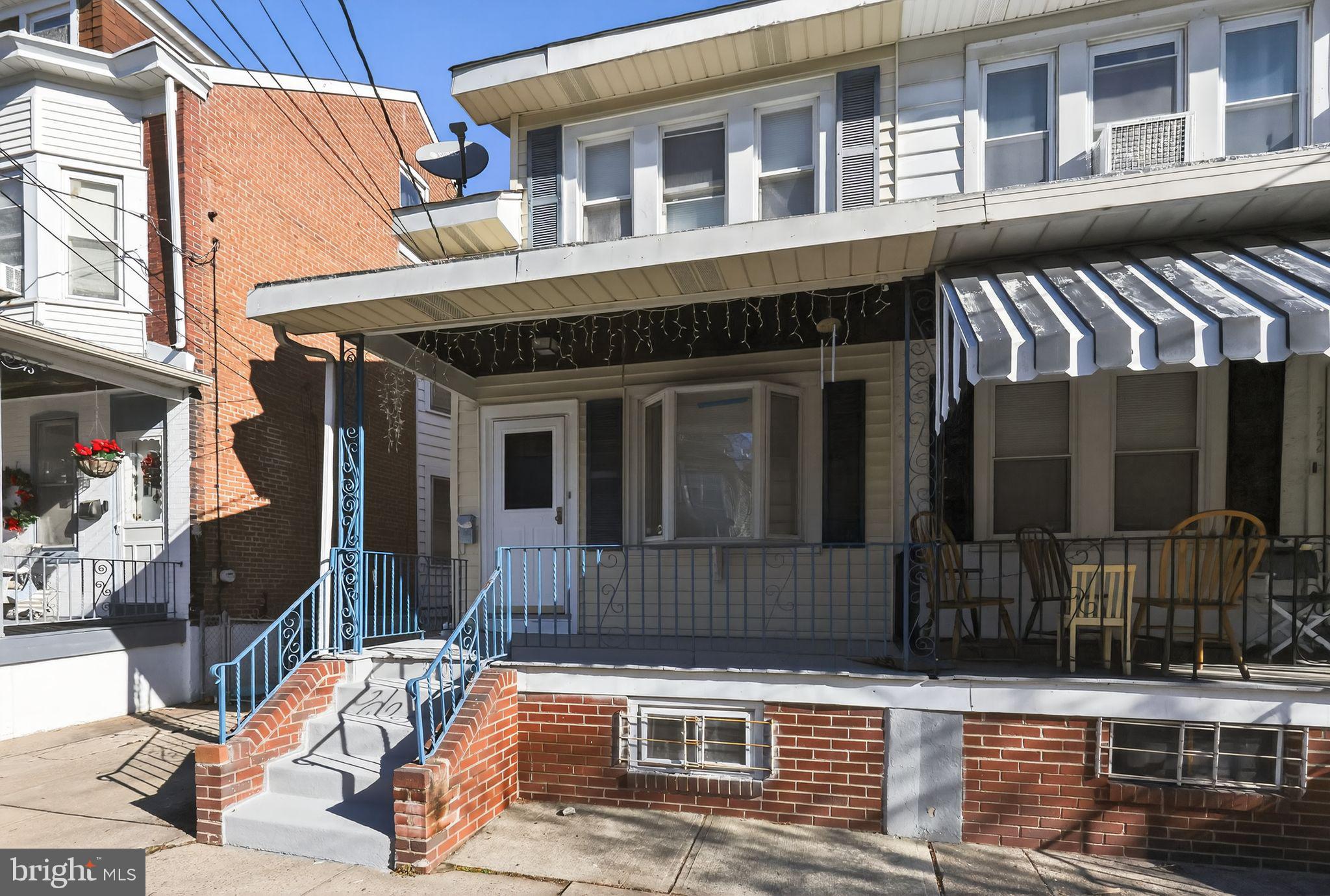 320 COMMONWEALTH AVENUE