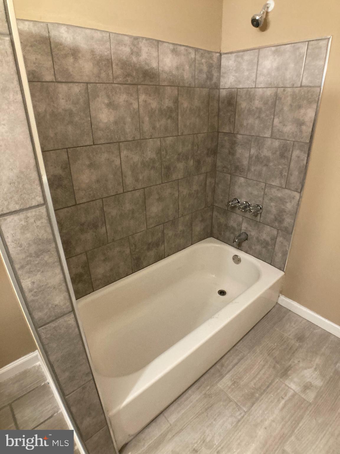 FRANKFORD - Residential Lease