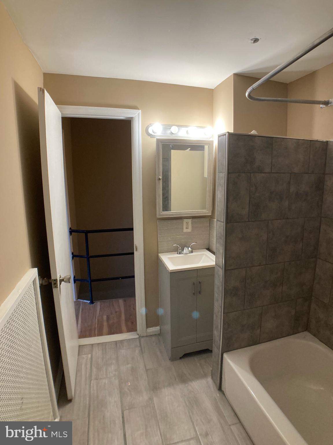 FRANKFORD - Residential Lease