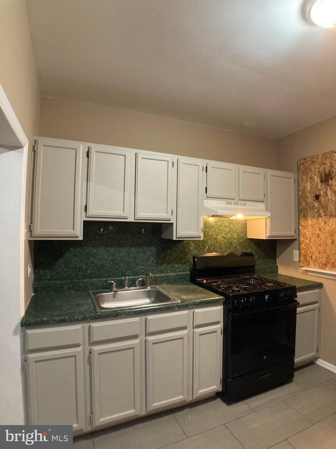 FRANKFORD - Residential Lease