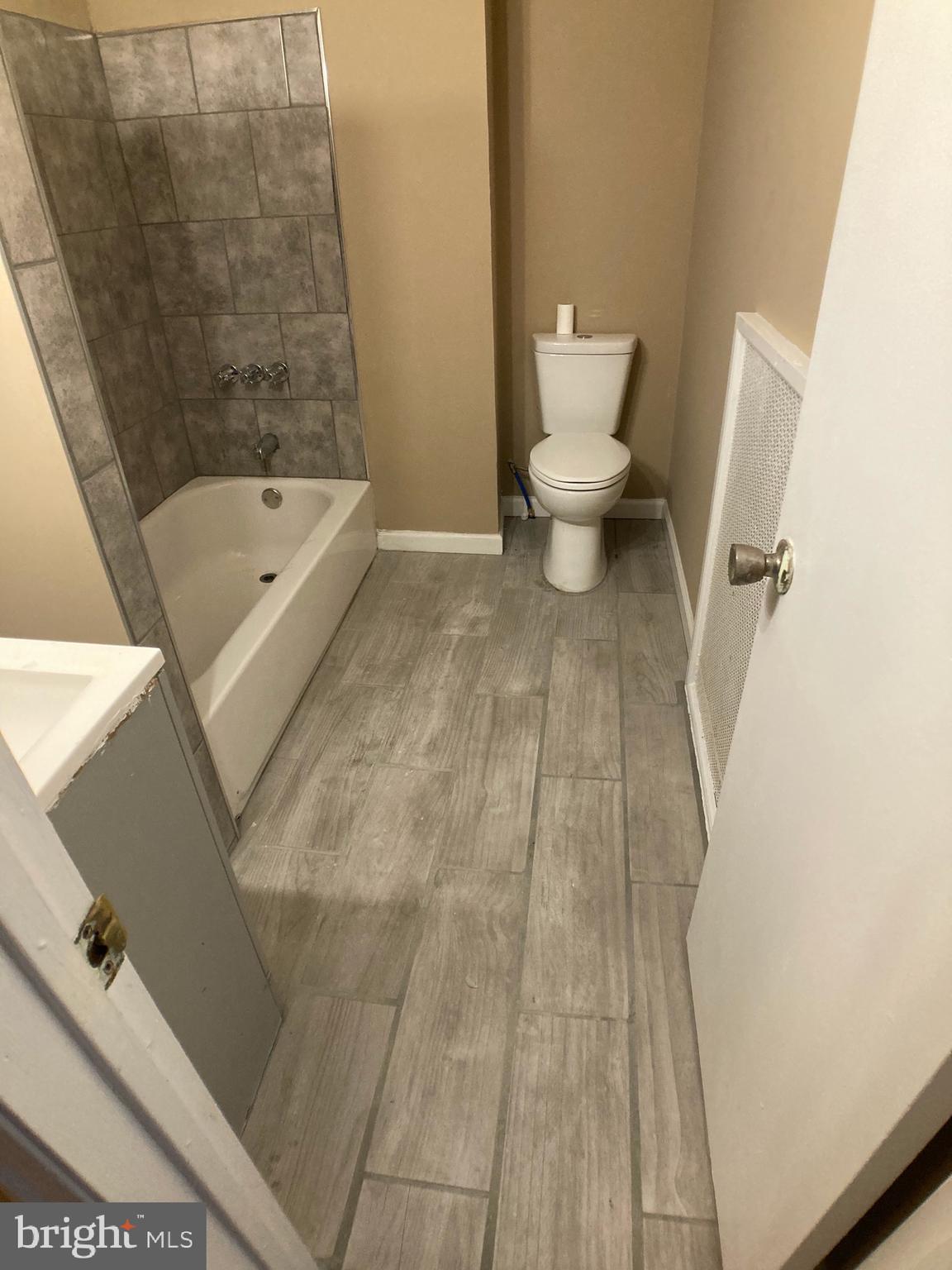 FRANKFORD - Residential Lease