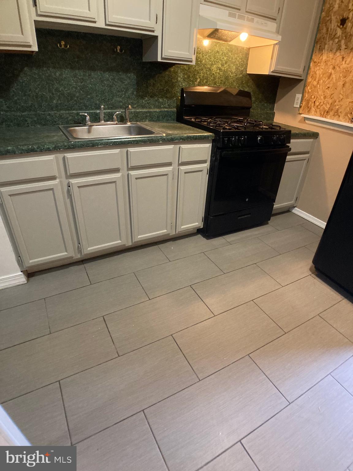 FRANKFORD - Residential Lease