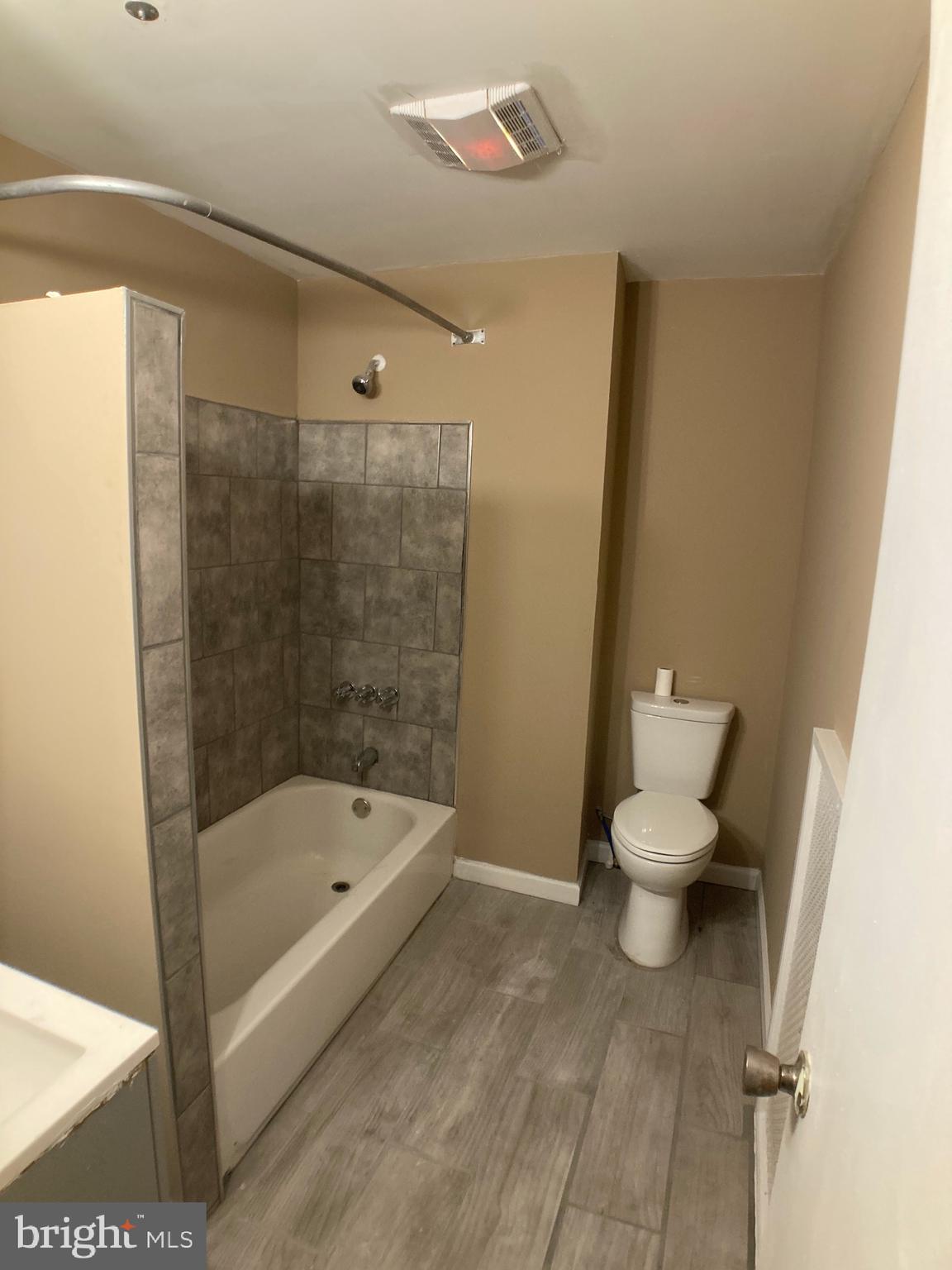 FRANKFORD - Residential Lease