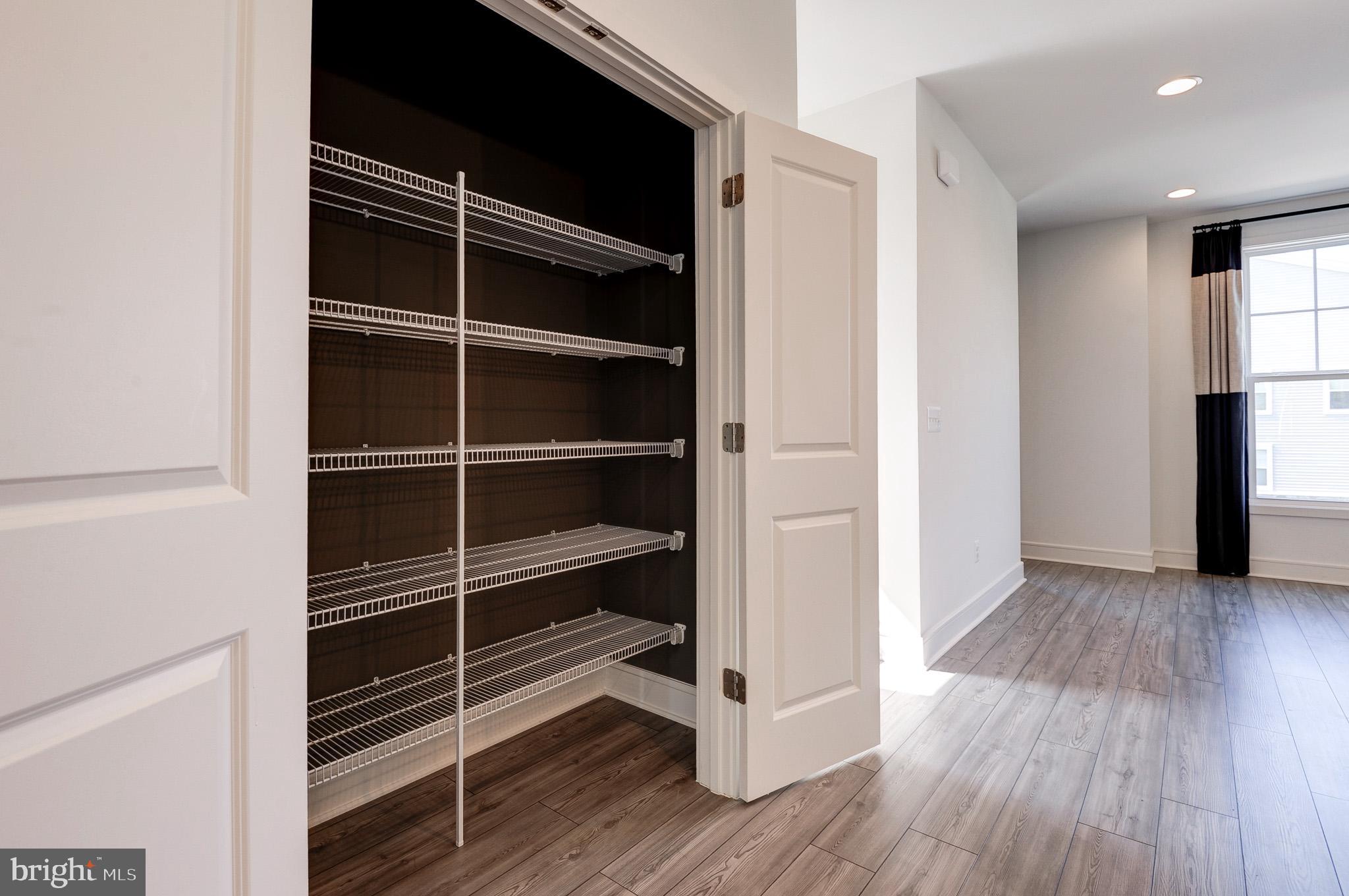 LAKE FREDERICK - Residential Lease